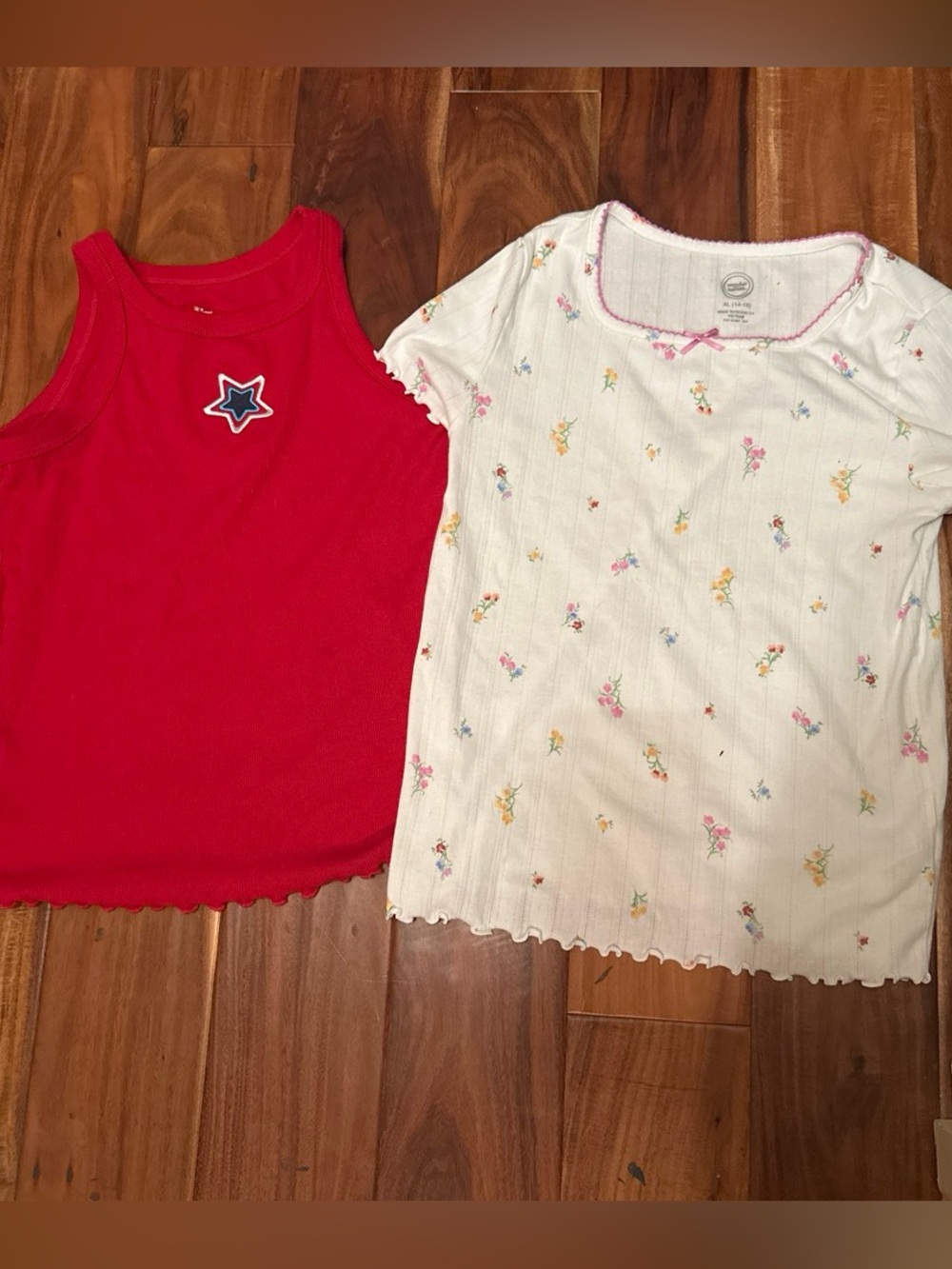 wonder nation Red Star Tank and White Floral Tee Set